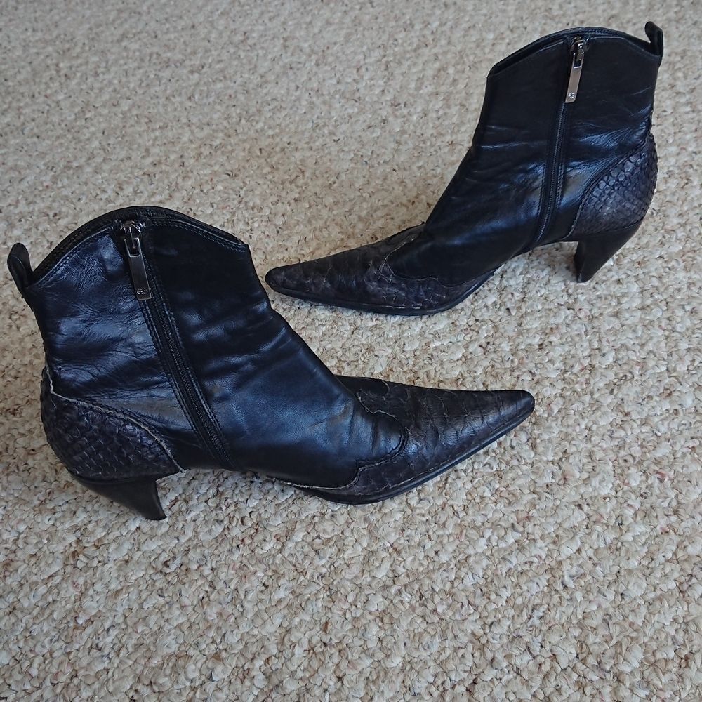 Alberto Gozzi black leather western ankle boots size 6